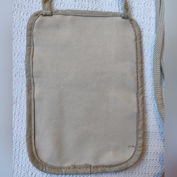 3/$20💗Austin House  Neck/Cross Body Pouch - Picture 6 of 8